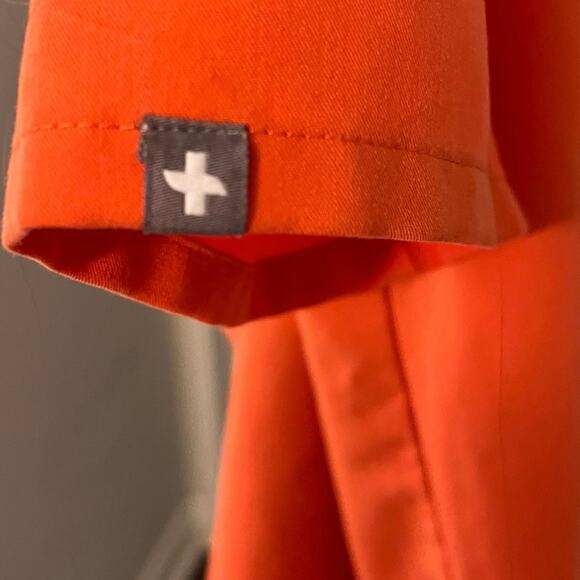 FIGS Catarina One Pocket Scrub Top XS Sunset Orange V-Neck Stretch PO 2525 - Picture 8 of 9